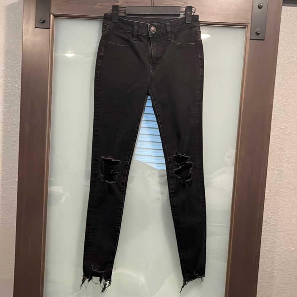 Black American Eagle skinny jeans